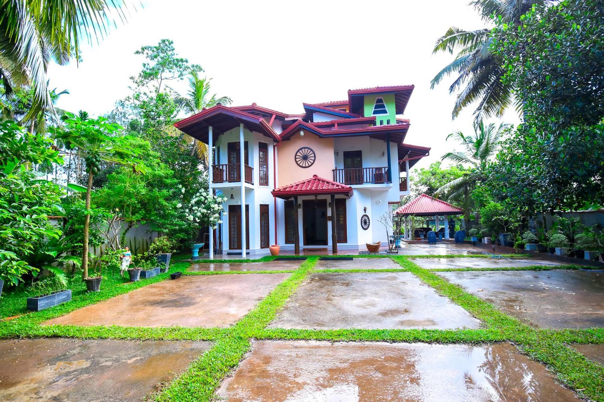 Bed and Breakfast Bali Golden Galle Esterno foto